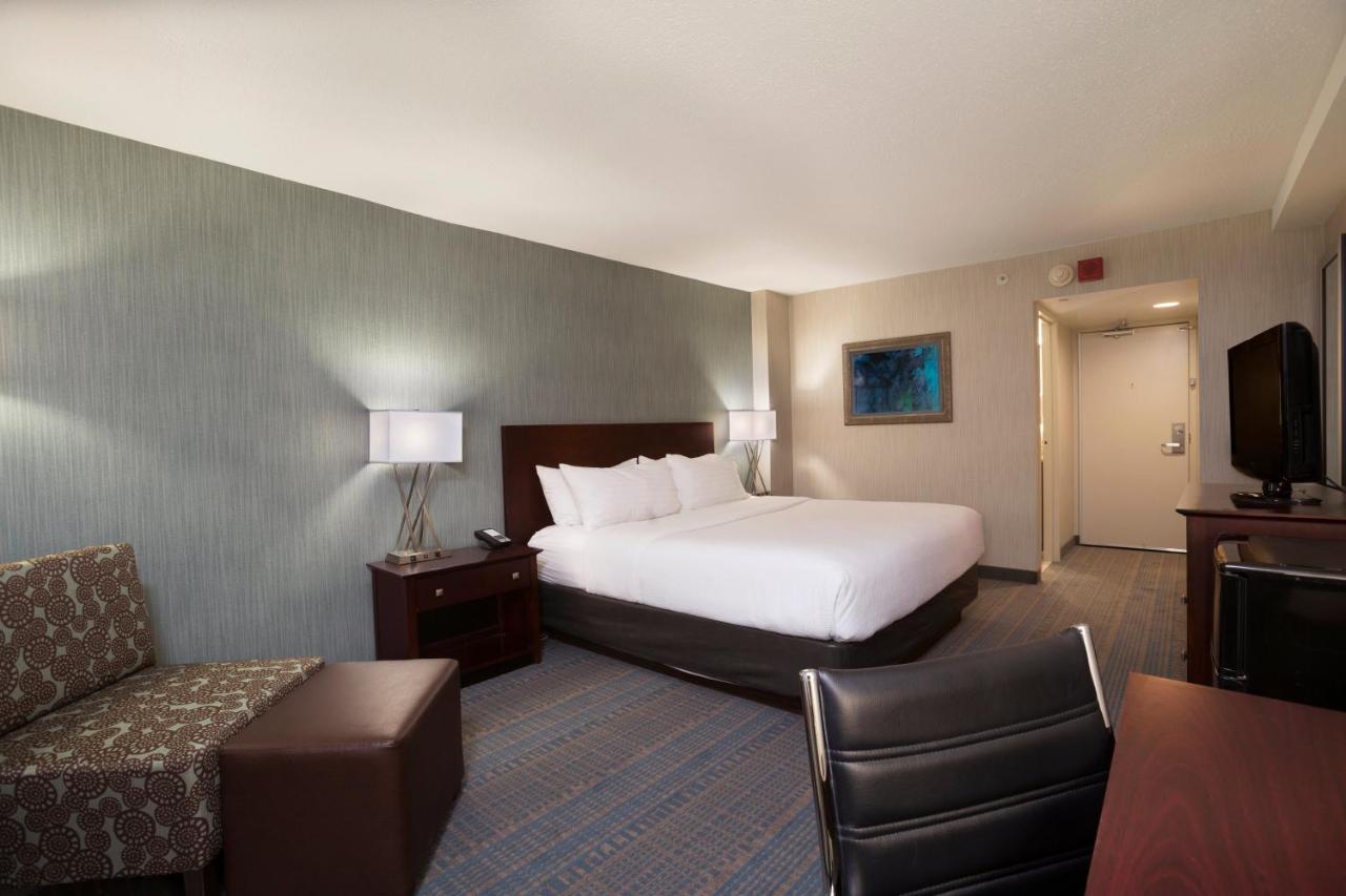 King Room - Non-Smoking at Holiday Inn Columbus Dwtn-Capitol Square