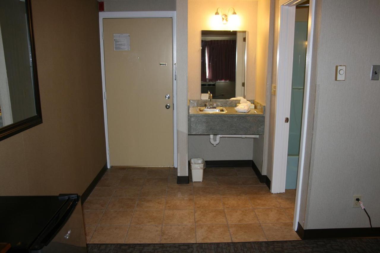 King Room - Disability Access at Bangor Inn & Suites