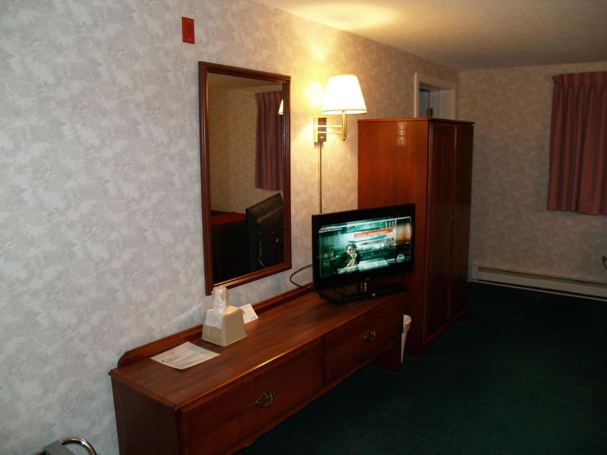 Deluxe Double Room at Bangor Inn & Suites