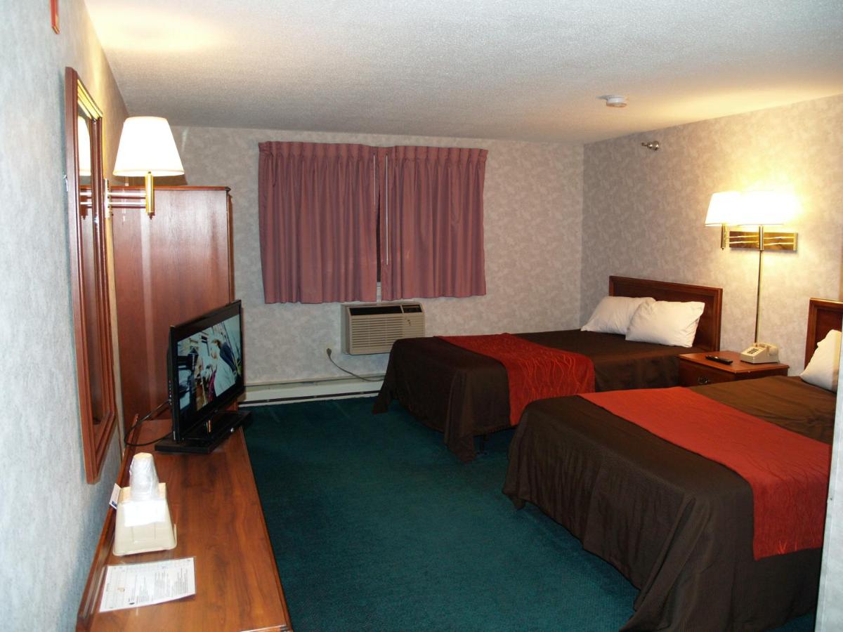Deluxe Suite at Bangor Inn & Suites