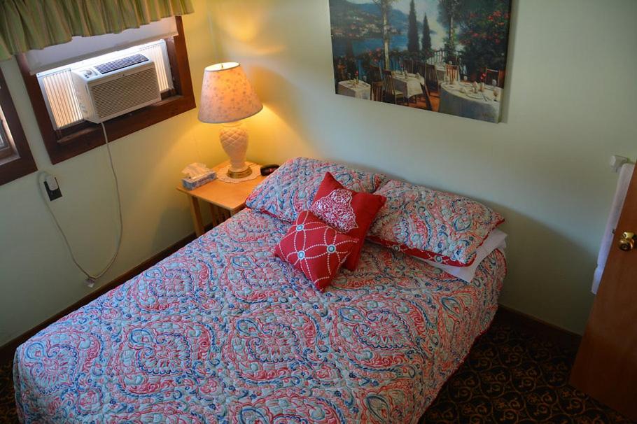 Betty Doon Hotel