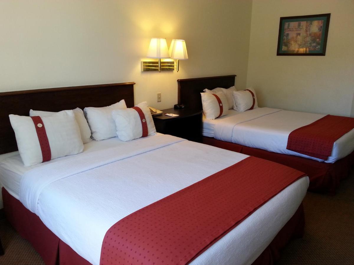 Queen Room with Two Queen Beds - Non-Smoking at Ramada by Wyndham Williams/Grand Canyon Area
