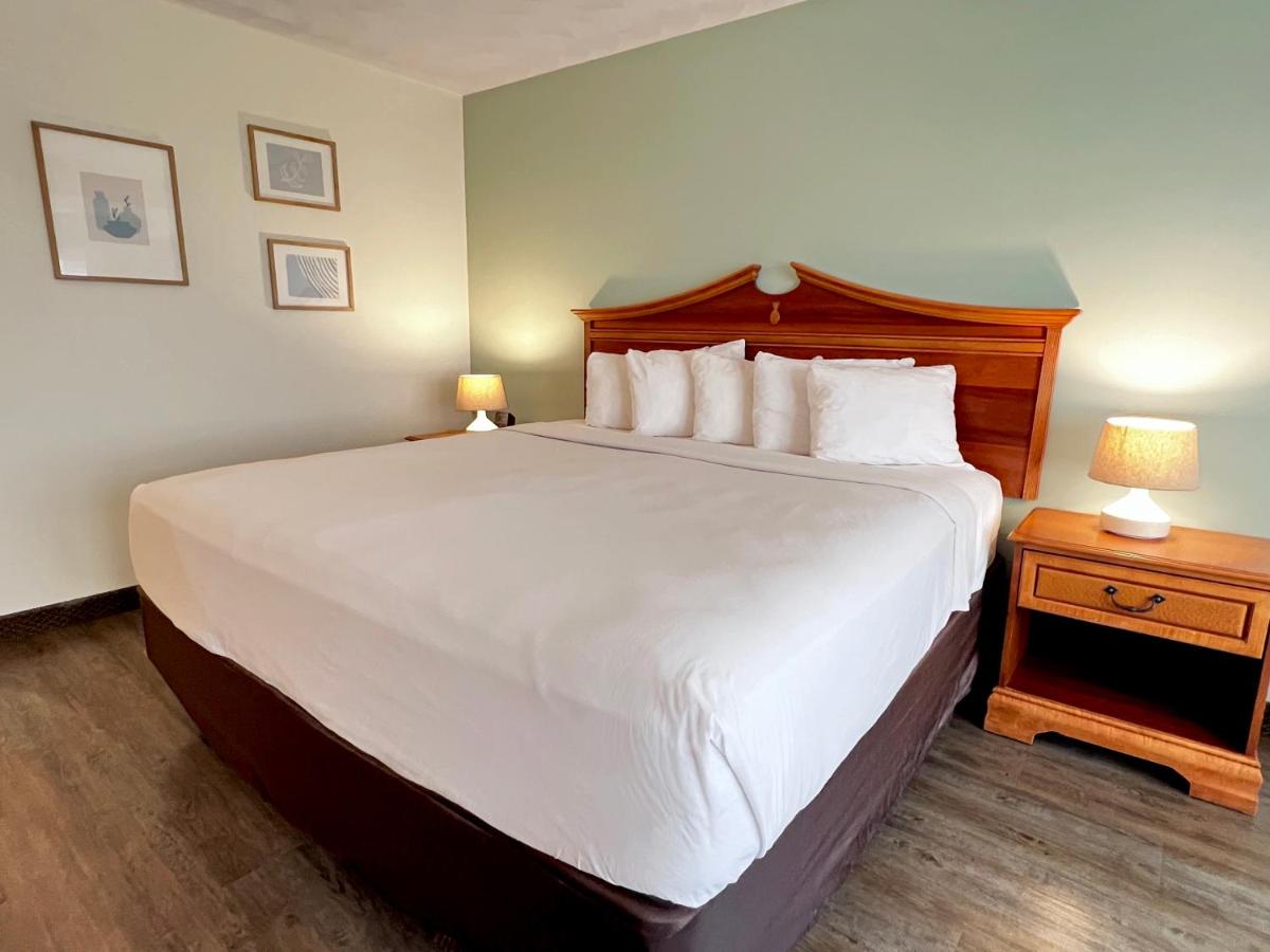 Standard King at Atlantic Beach Hotel Newport