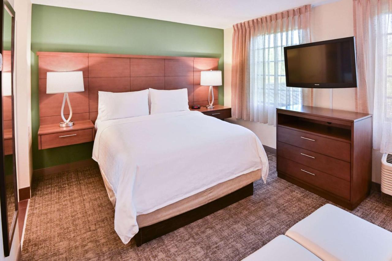 Studio Queen Suite at Sonesta ES Suites Fort Lauderdale Plantation