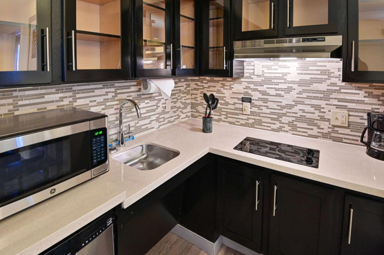 One-Bedroom Suite with Two Double Beds at Sonesta ES Suites Fort Lauderdale Plantation