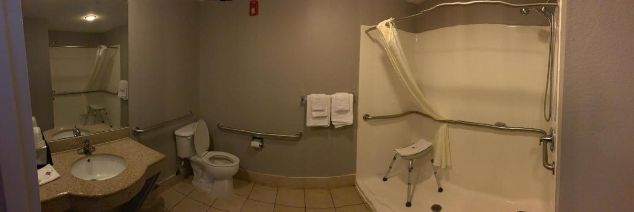 King Room - Disability Access - Non-Smoking at Quality Inn & Suites Biloxi - Ocean Springs