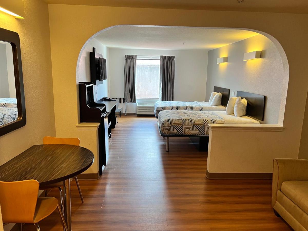Deluxe Double Room - Smoking at Quality Inn & Suites Biloxi - Ocean Springs