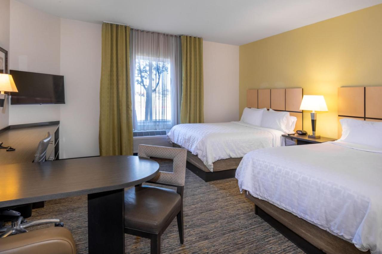Queen Studio Suite at Candlewood Suites Enid by IHG