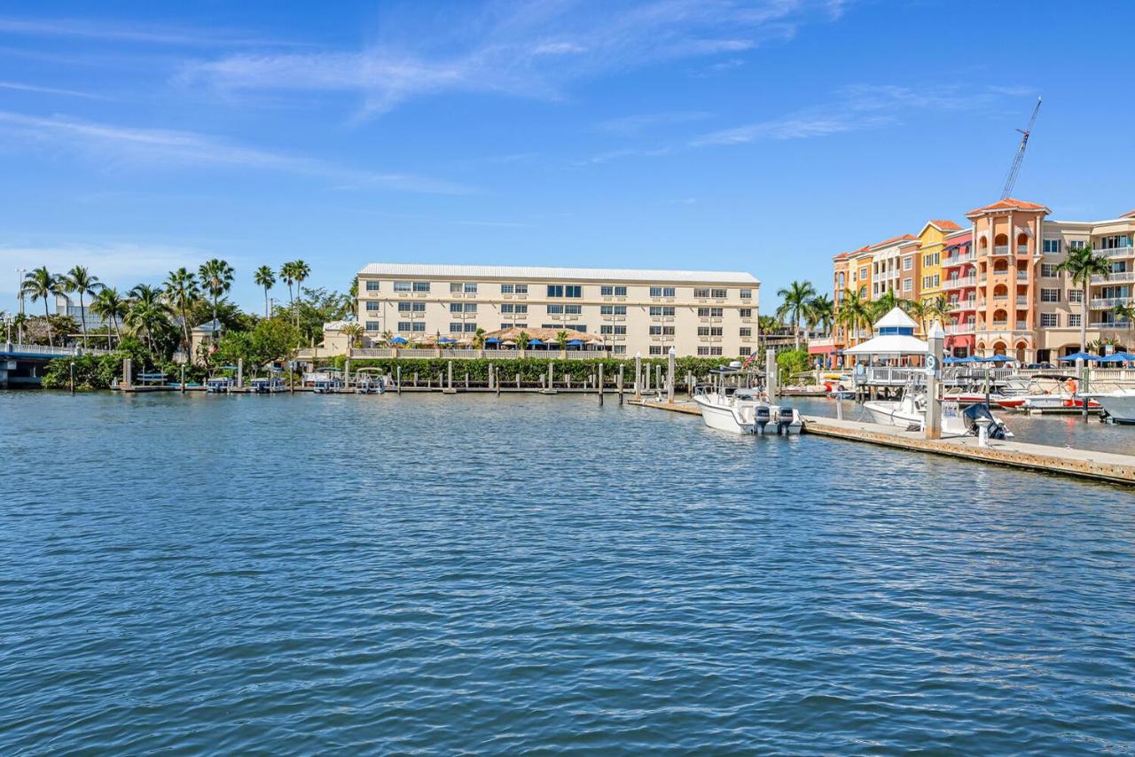 Luxury Double Room at Bayfront Inn Fifth Avenue