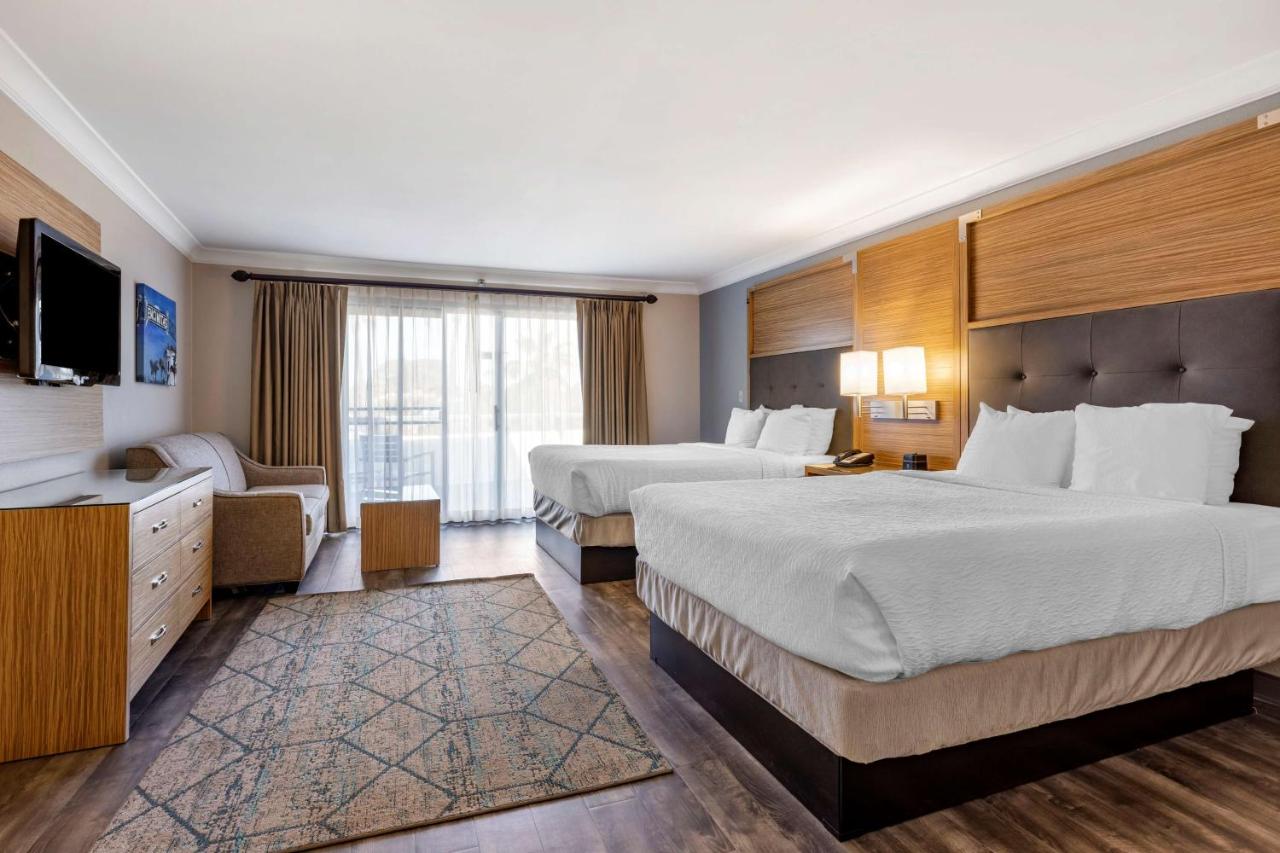 Quadruple Room with Sea View - Non-Smoking at The Encinitan Hotel & Suites