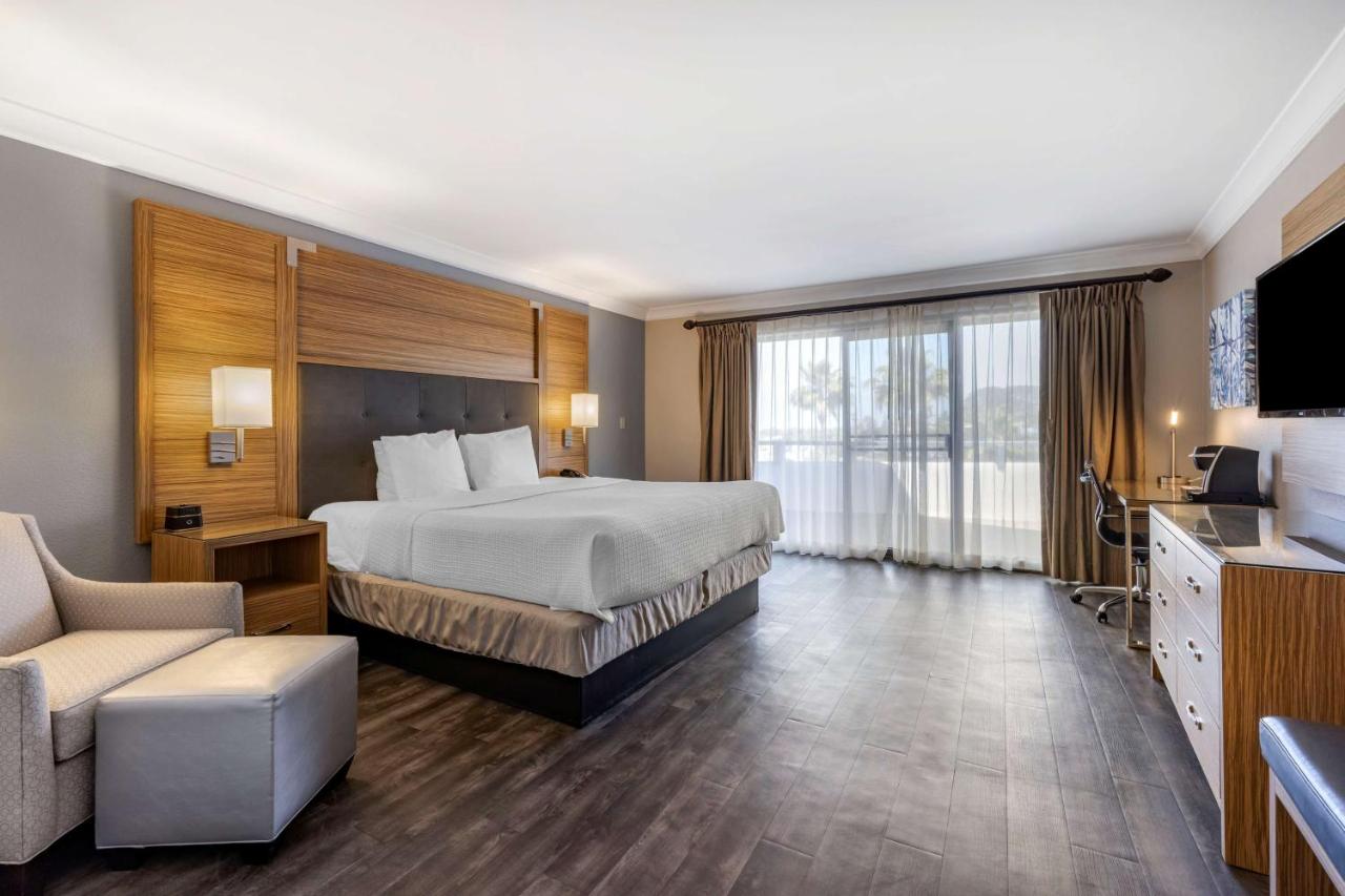 King Room - Non-Smoking at The Encinitan Hotel & Suites