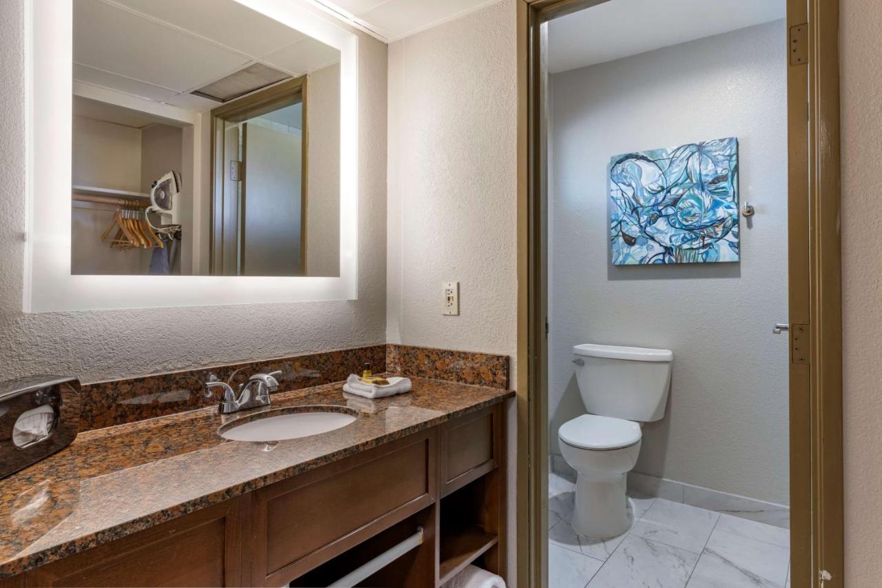 Quadruple Room with Sea View - Non-Smoking at The Encinitan Hotel & Suites