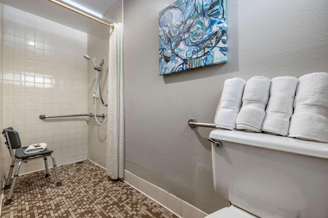Queen Room with Two Queen Beds - Disability Access/Non-Smoking at The Encinitan Hotel & Suites