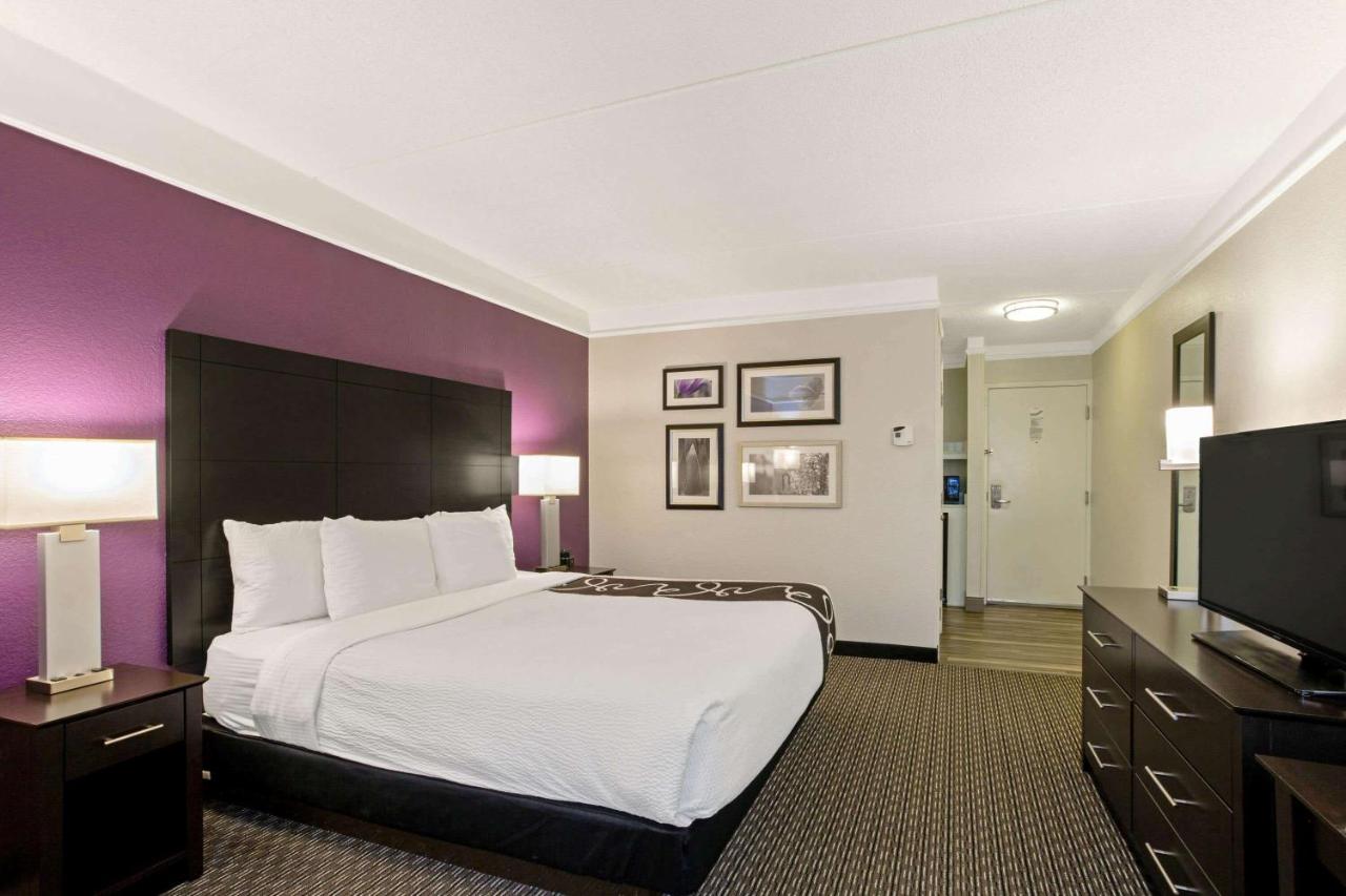 King Room - Mobility Access/Non-Smoking at La Quinta Inn & Suites by Wyndham Boston-Andover