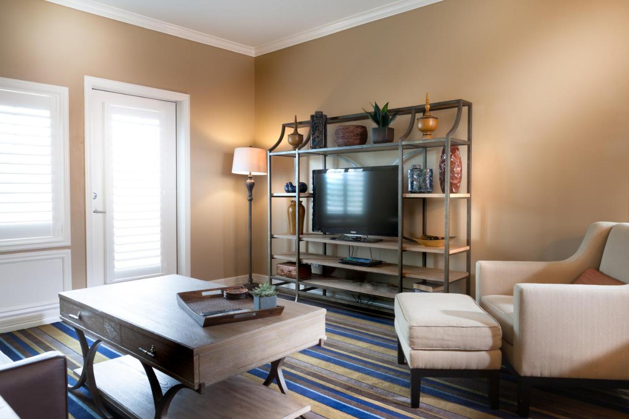 King Suite with Balcony at Kemah Boardwalk Inn