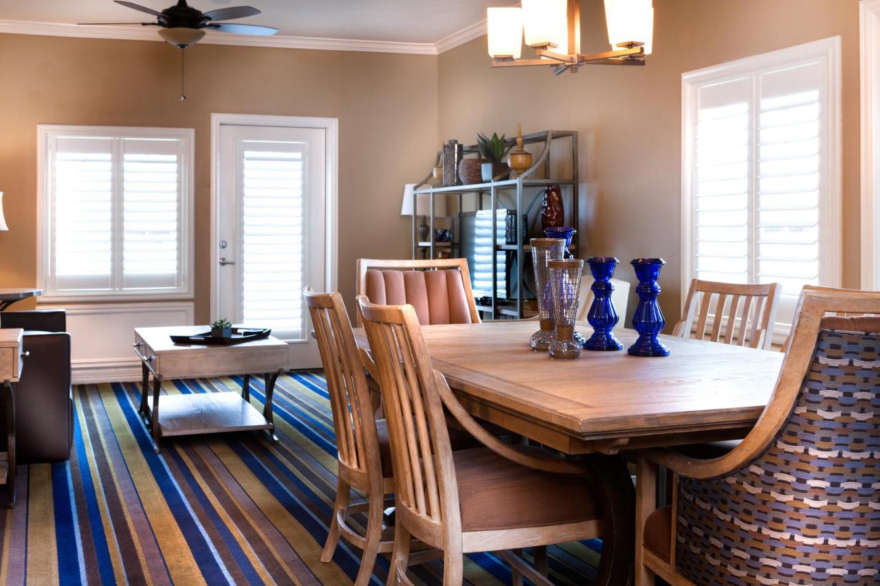 King Suite with Balcony at Kemah Boardwalk Inn