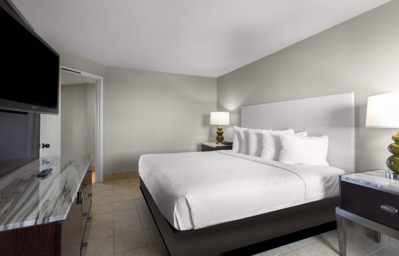 King Suite with Ocean View at hotel BLUE