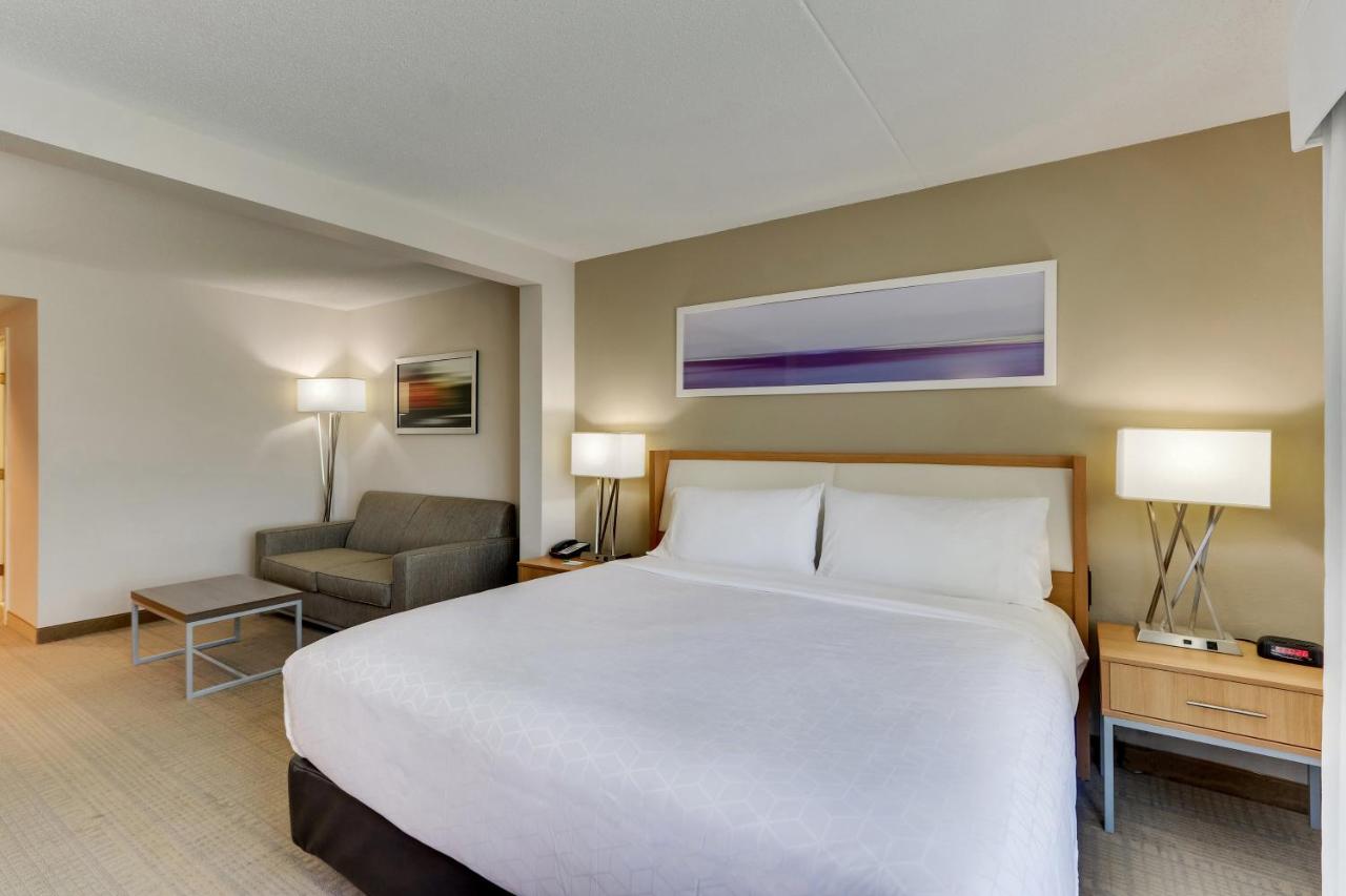 King room - Disability Access Hearing Accessible at Holiday Inn Franklin - Cool Springs by IHG