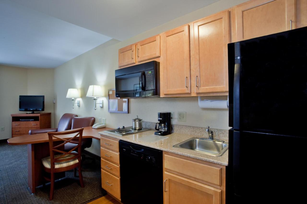 Queen Studio - Disability Access/Non-Smoking at Candlewood Suites Norfolk Airport by IHG