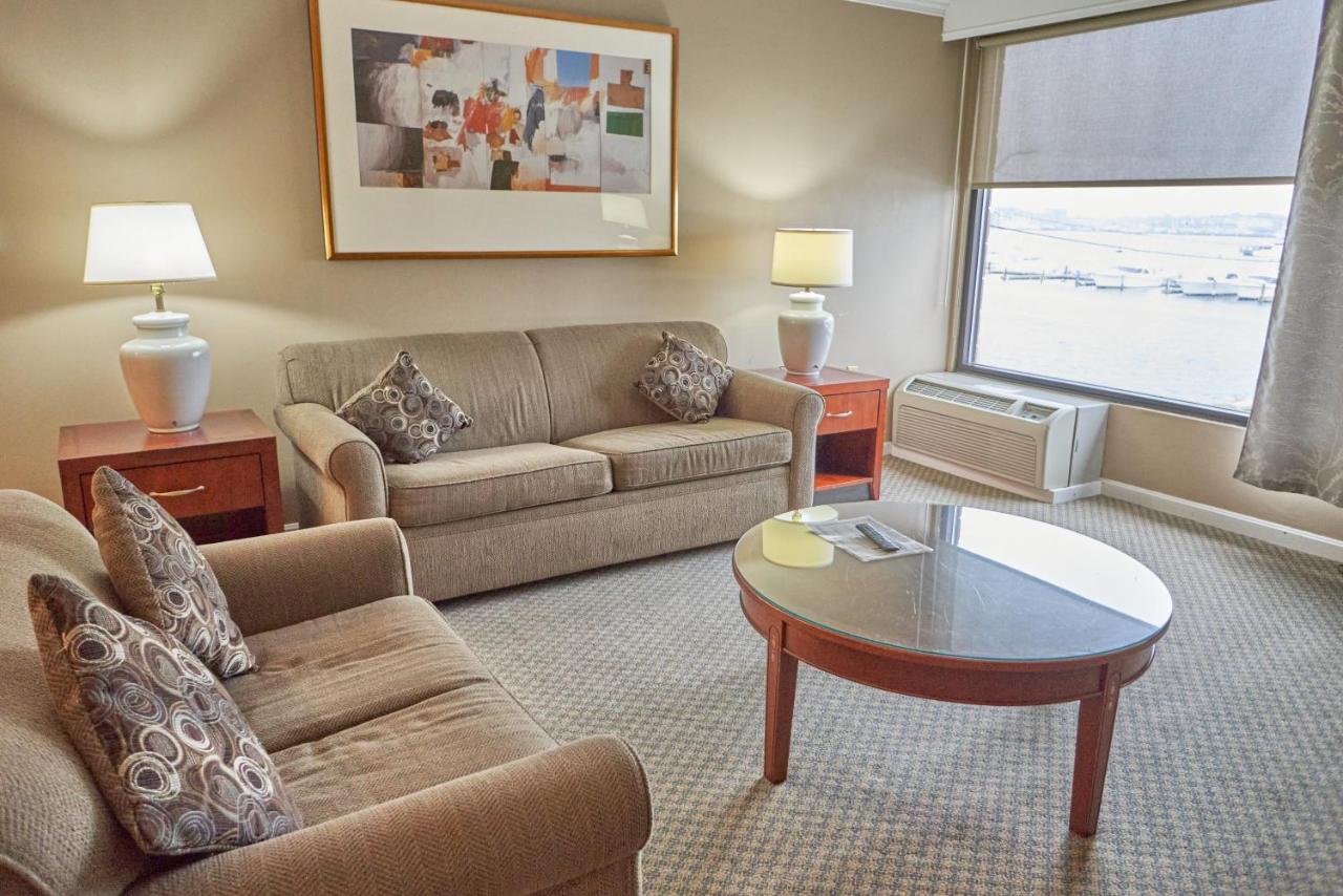 Deluxe King Suite at Seaport Resort & Marina