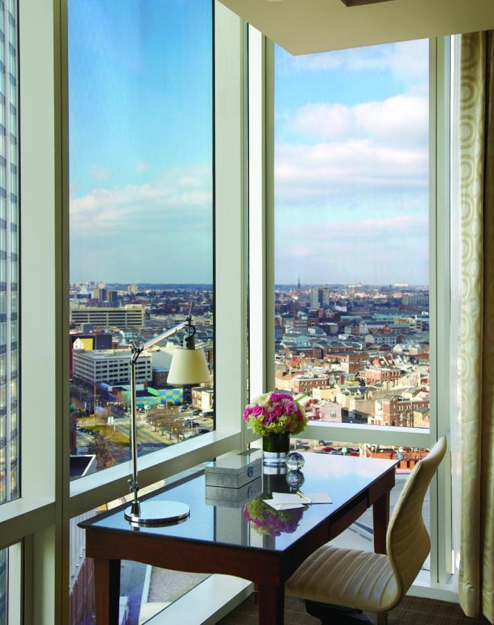 Four Seasons Executive King Suite Fountain View at Four Seasons Hotel Baltimore