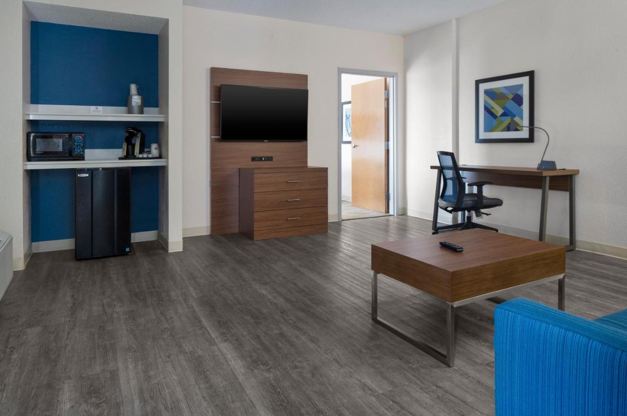 One-Bedroom Suite - Non-Smoking at Holiday Inn Express N.Myrtle Beach- Little River, an IHG Hotel