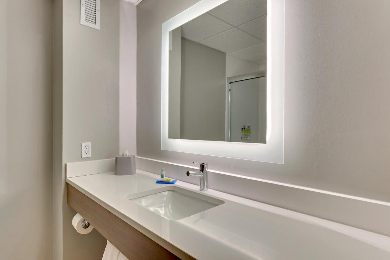 King Room - Non-Smoking at Holiday Inn Express Hotel & Suites Bad Axe, an IHG Hotel