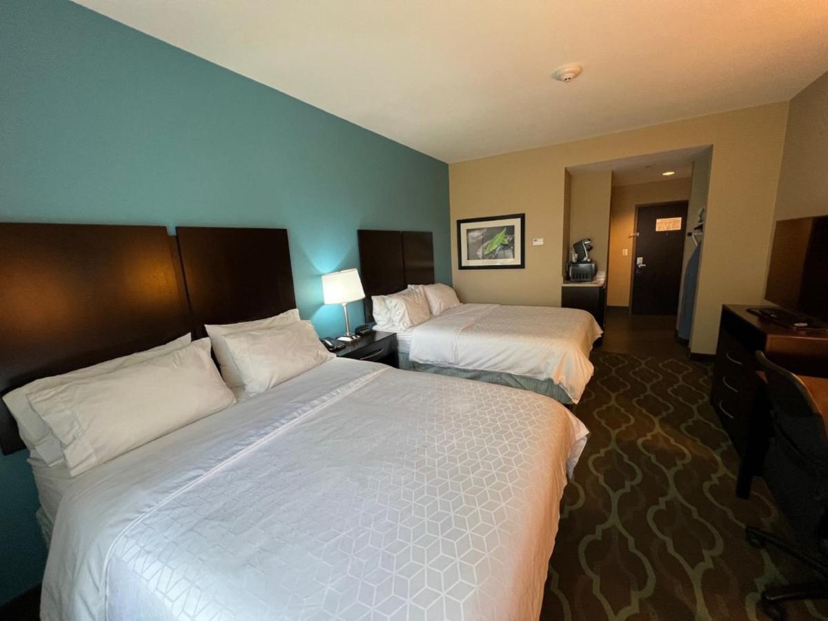 Queen Room with Two Queen Beds at Holiday Inn Express & Suites Cuero by IHG