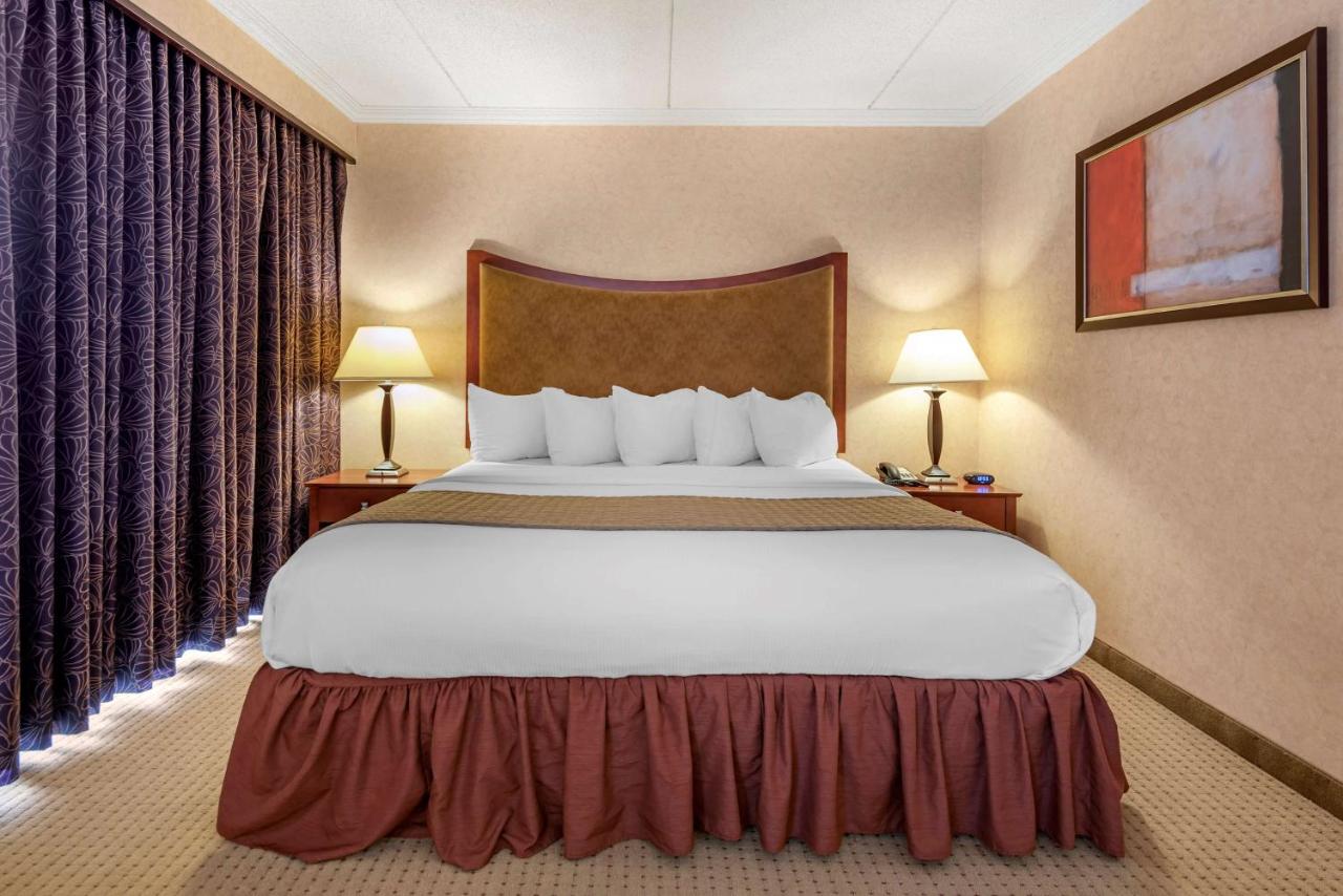 King Suite with Spa Bath - Non Smoking at Best Western Plus Oswego Hotel and Conference Center