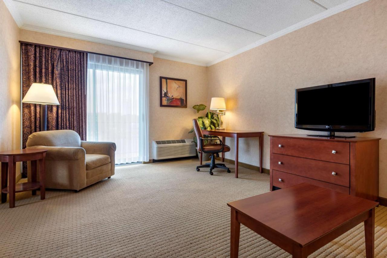 King Suite with Sofabed - Non Smoking at Best Western Plus Oswego Hotel and Conference Center