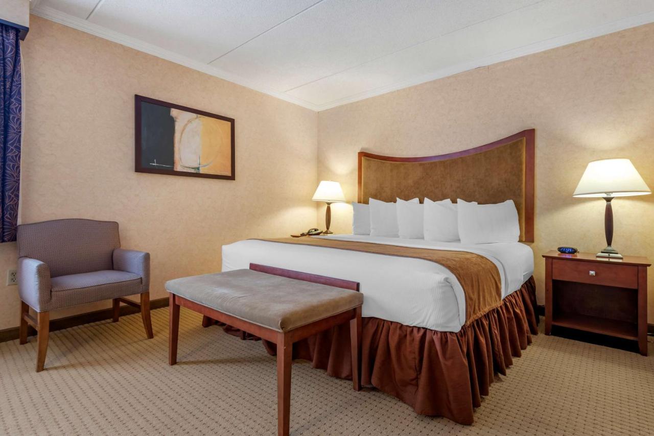 King Suite with Sofabed - Non Smoking at Best Western Plus Oswego Hotel and Conference Center