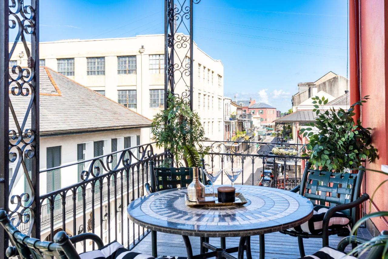 King Suite with Balcony at Saint Philip French Quarter