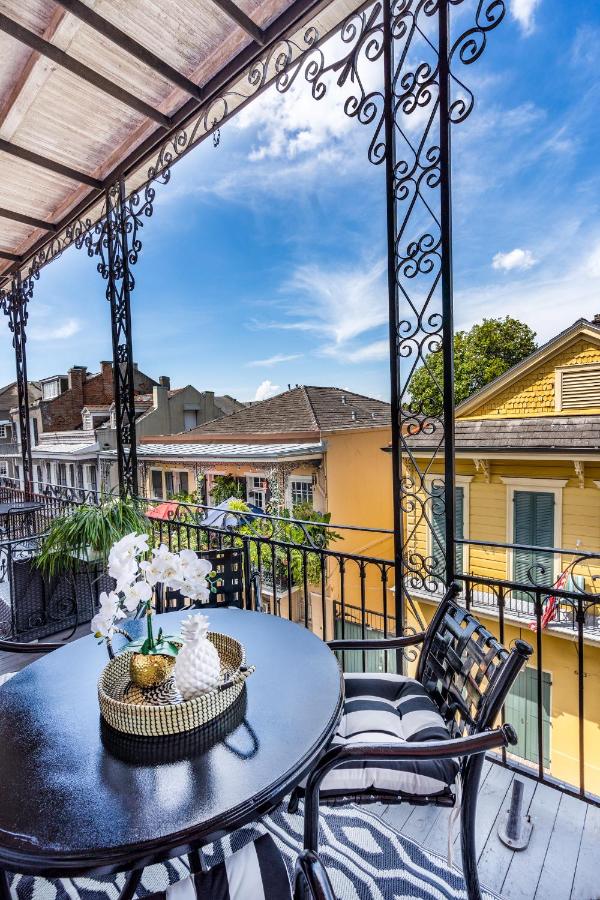 King Suite with Balcony at Saint Philip French Quarter