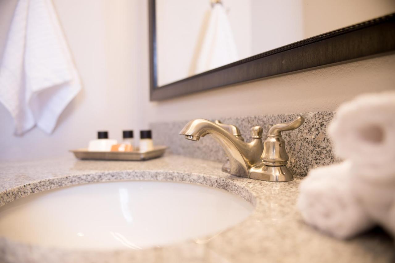 King Room - Disability Access at Bluemont Hotel