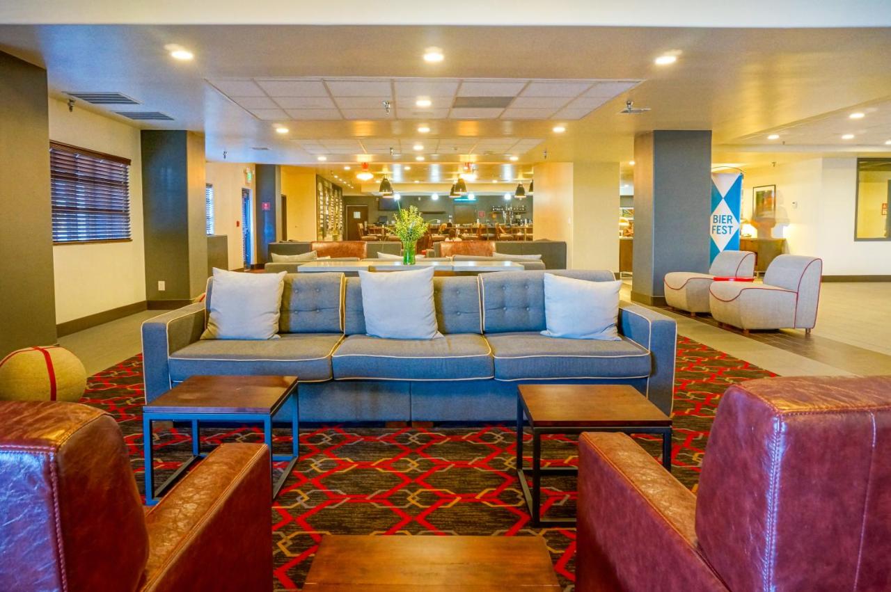 Four Points by Sheraton Phoenix South Mountain