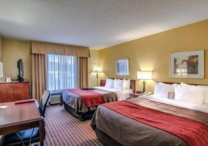 Queen Room with Two Queen Beds - Smoking at Comfort Inn & Suites Hillsville I-77