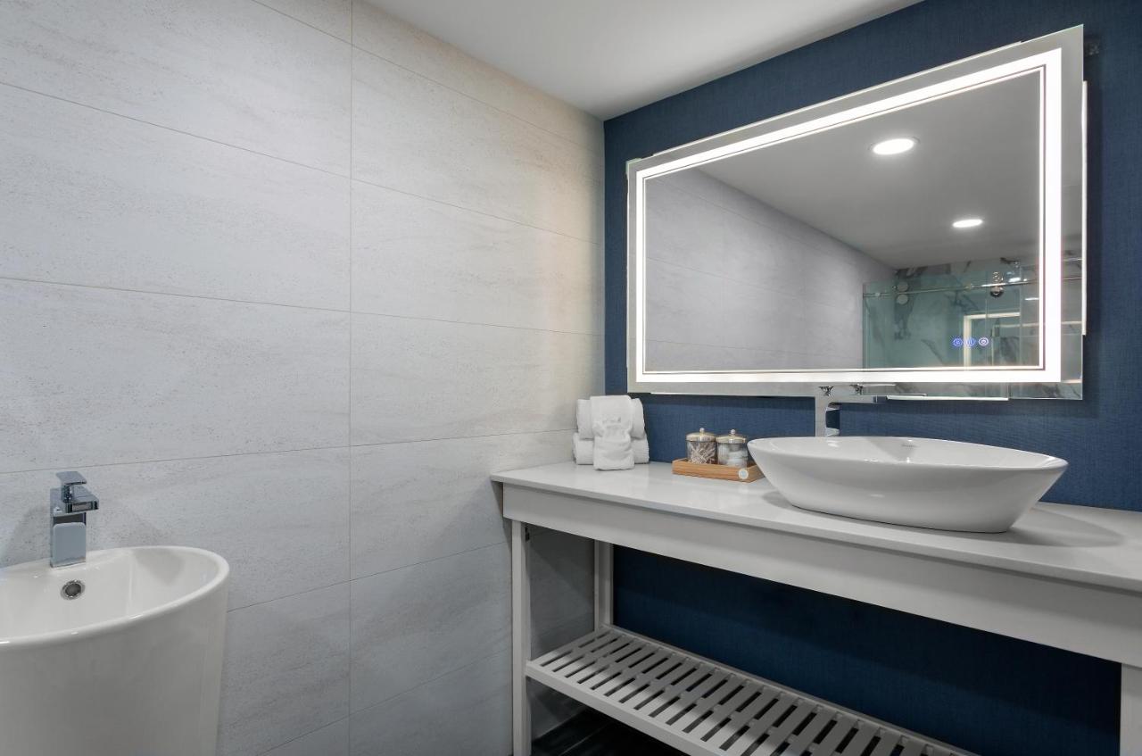 King Suite with Balcony at Crown Reef Beach Resort and Waterpark