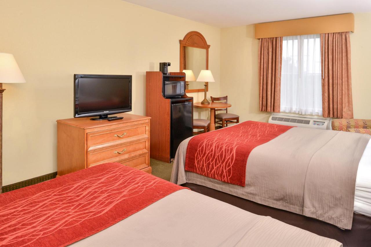 Queen Room with Two Queen Beds - Accessible/Non-Smoking at Comfort Inn Marrero - New Orleans West