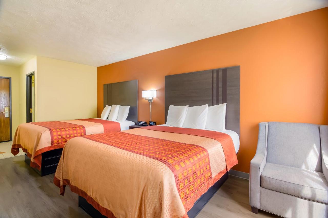 Queen Room with Two Queen Beds at Americas Best Value Inn & Suites Independence VA