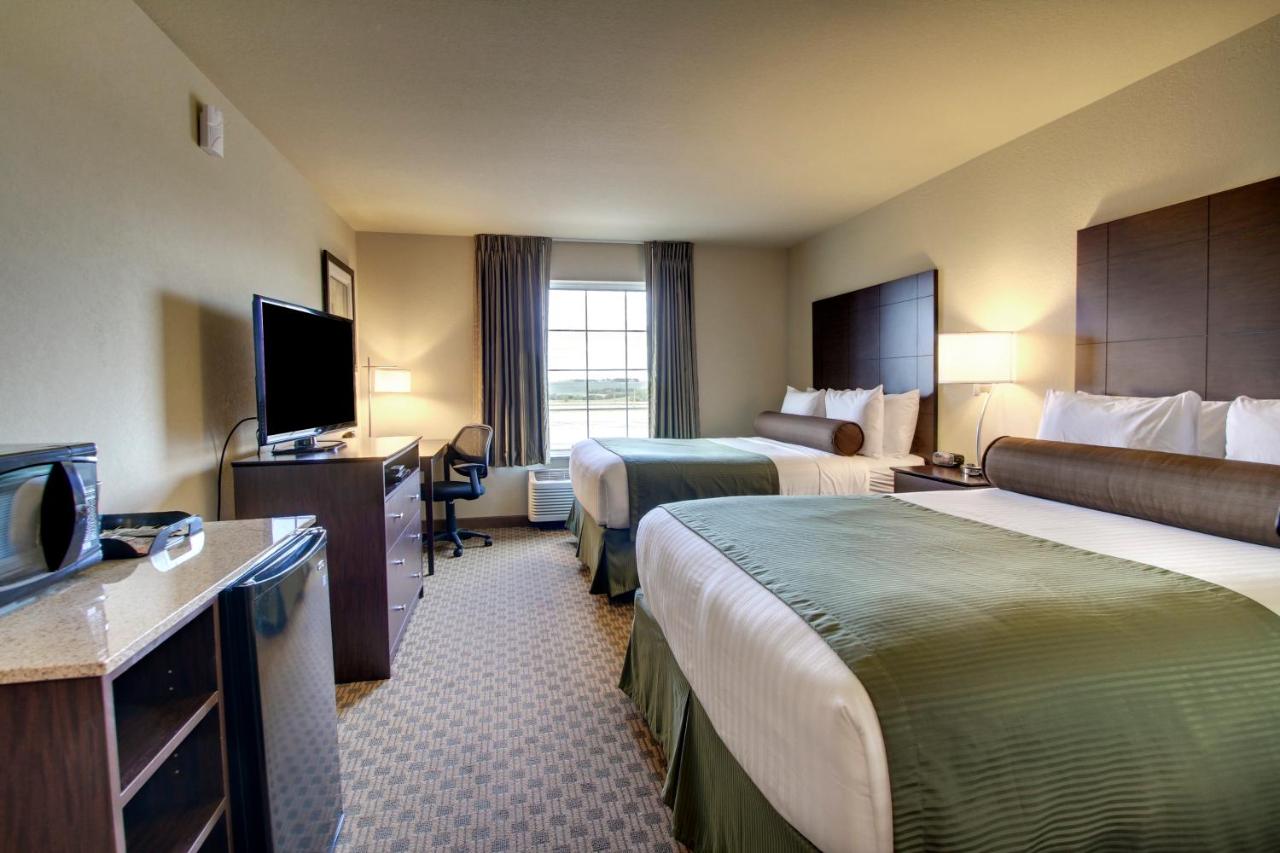 Queen Room - Disability Access at Cobblestone Inn & Suites - Avoca