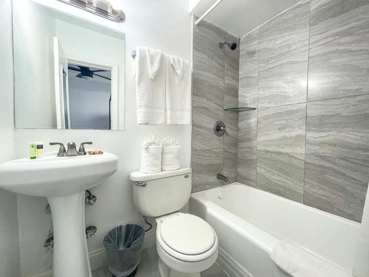 Deluxe King Studio at Paradise Oceanfront HBH