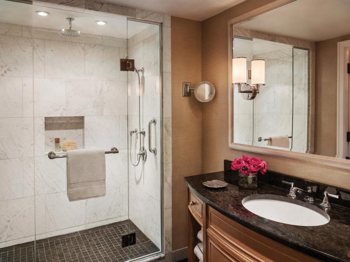 Deluxe Executive Suite Garden View at Four Seasons Hotel Boston