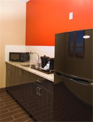 King Room with Bath Tub - Disability Access/Non-Smoking at Holiday Inn Express Hotel & Suites Fulton by IHG