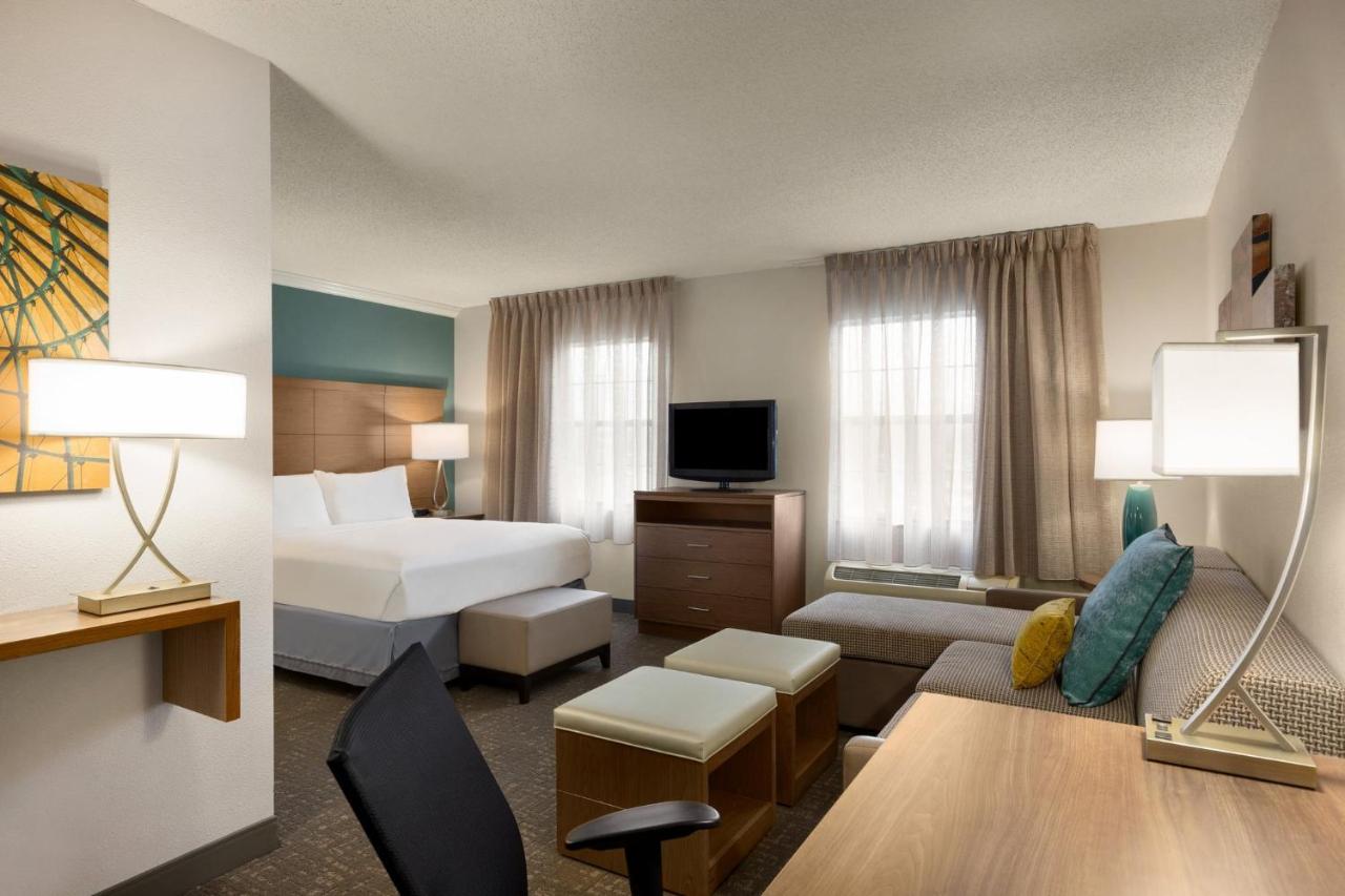 Queen Studio - Non-Smoking at Staybridge Suites Tampa East - Brandon by IHG