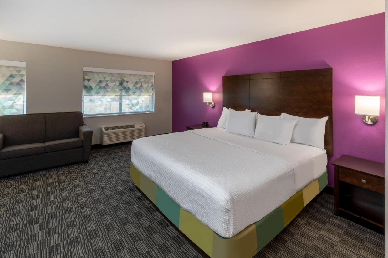 Executive King Room at La Quinta Inn & Suites by Wyndham Houston NW Brookhollow