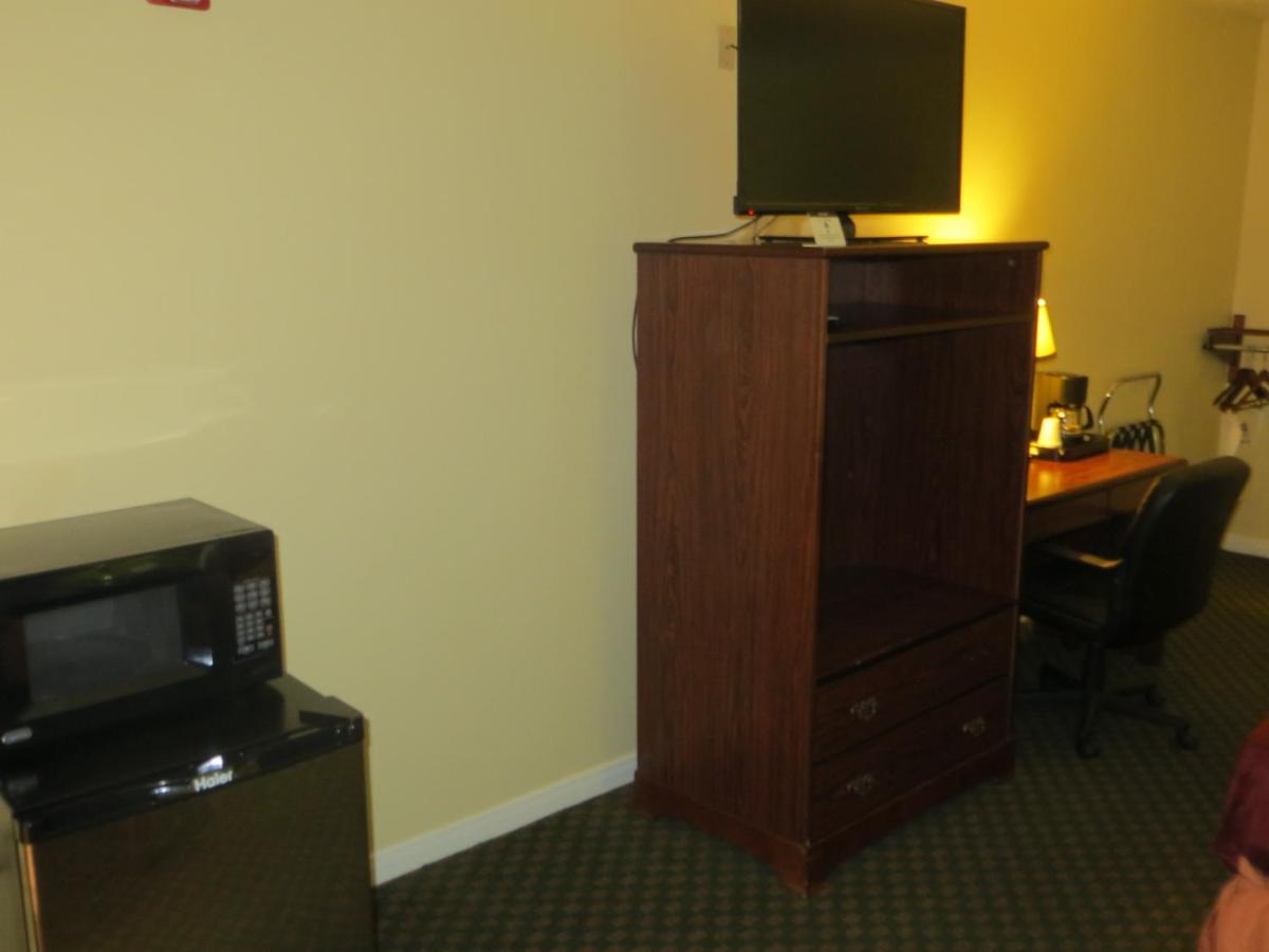 Double Room with Two Double Beds at Americas Best Value Inn & Suites Hempstead Prairie View