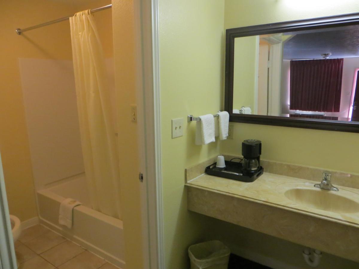 Double Room with Two Double Beds at Americas Best Value Inn & Suites Hempstead Prairie View