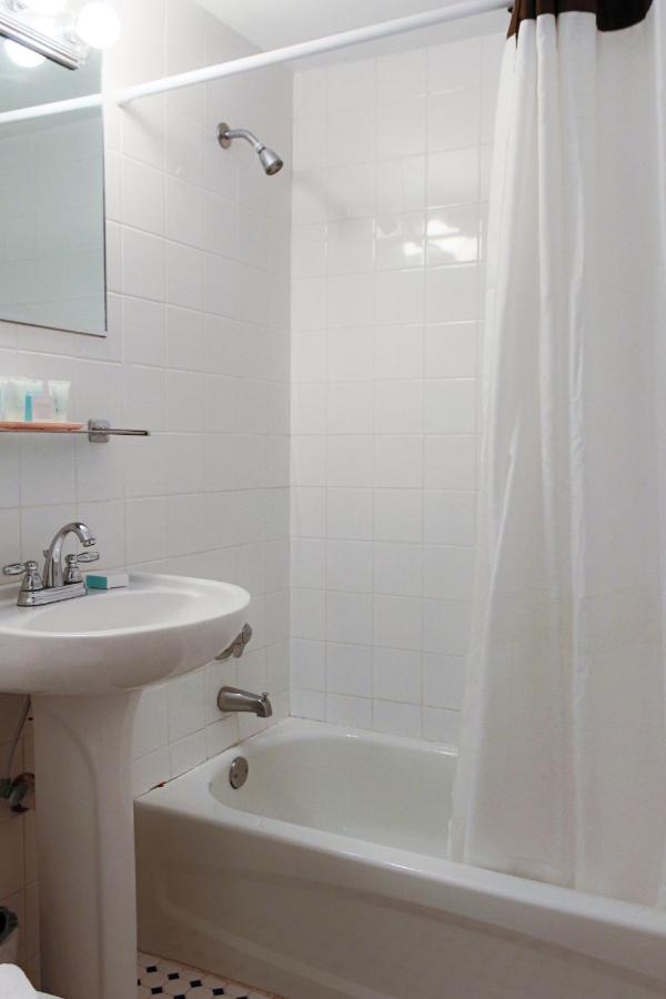 Two-Bedroom Suite - Free Parking at Beach Place Hotel