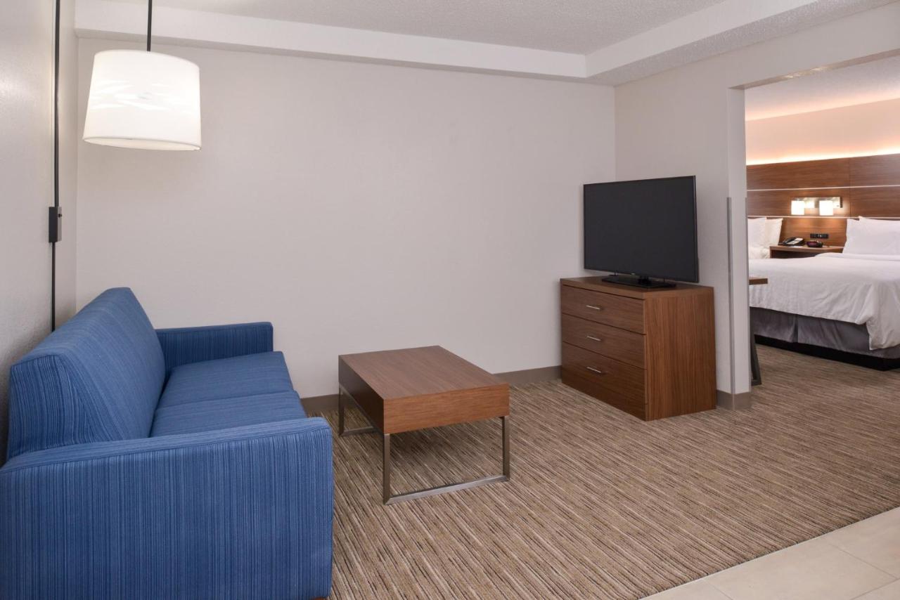 Two Bed Suite at Holiday Inn Express Towson - Baltimore North by IHG
