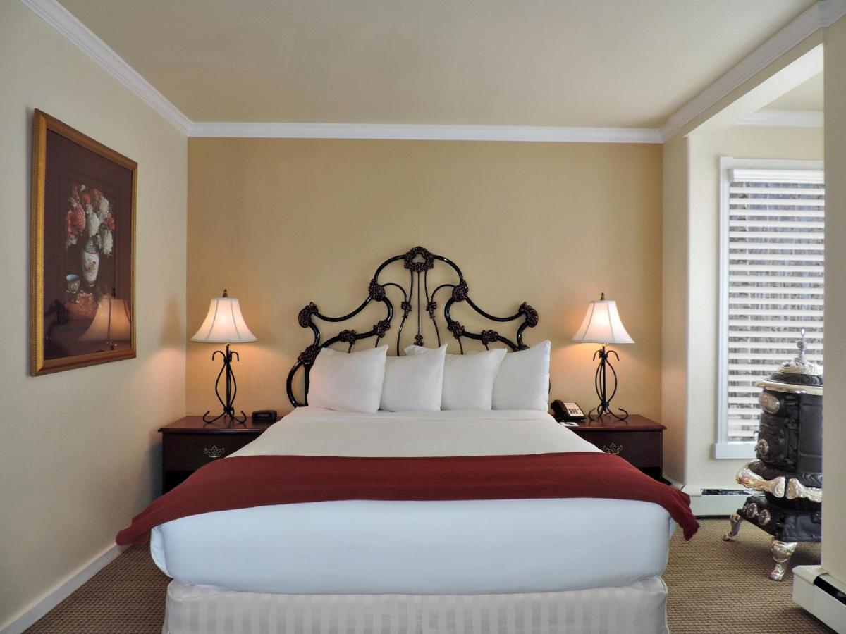 Superior Single Room at The Victorian Inn